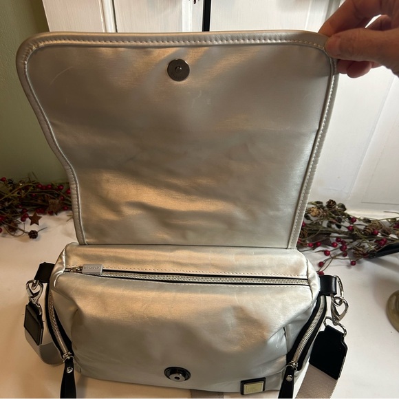 IHKWIP The City Crossbody Satchel Silver - Picture 8 of 11